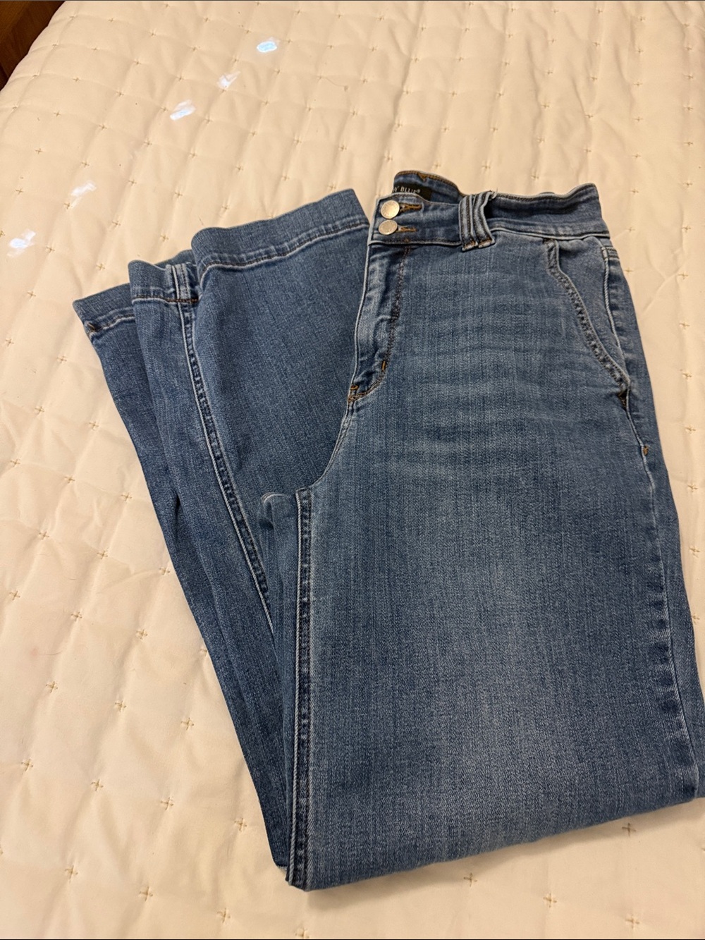 Judy Blue High-Rise Jeans in Medium Blue Wash